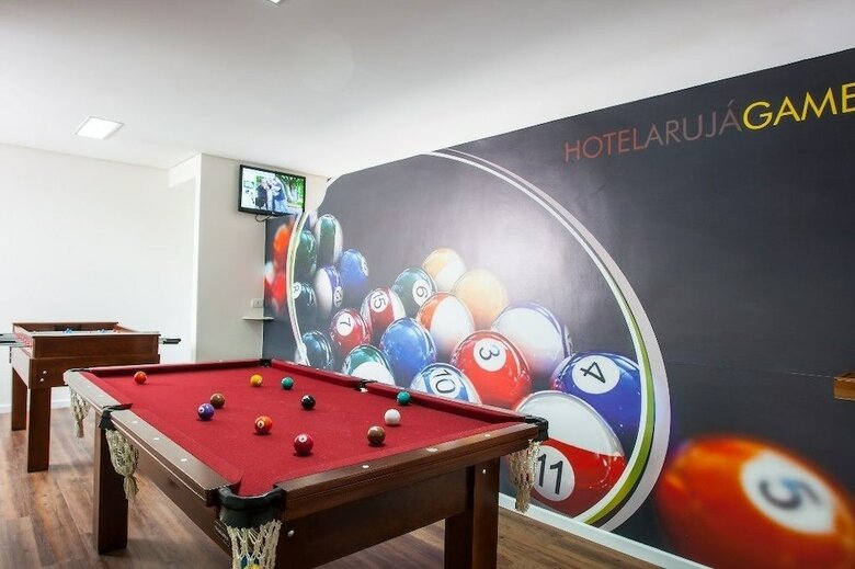 Summit Hotel Aruj�