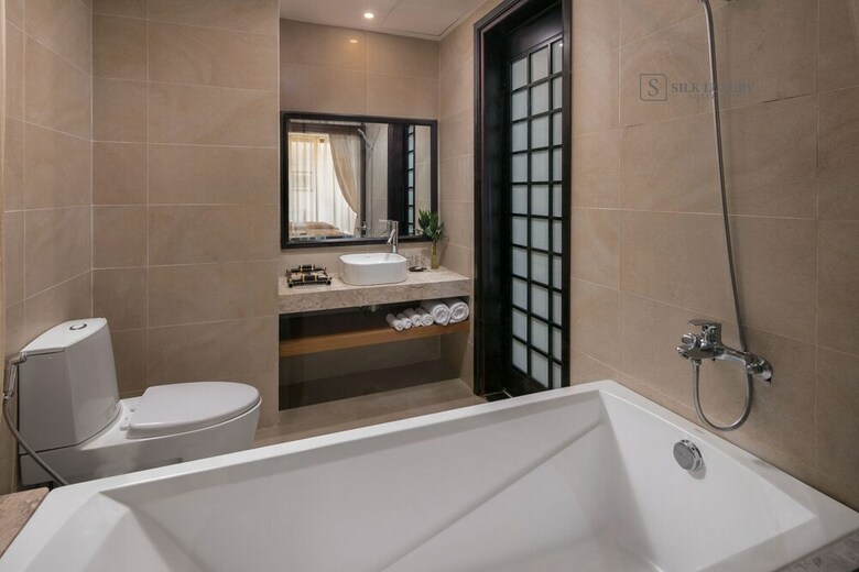 Silk Luxury Hotel & Spa By Embrace