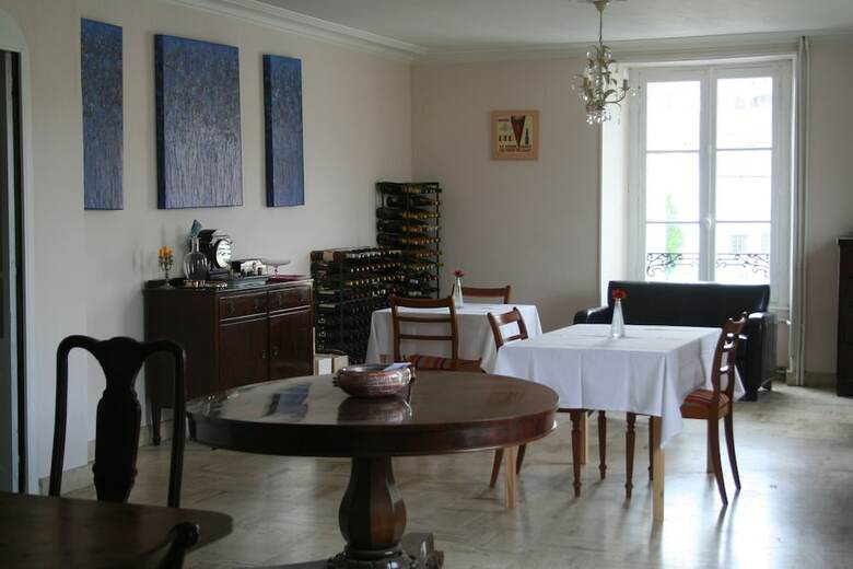 Bed & Breakfast Le Voltaire Chambres Et Table D'hotes