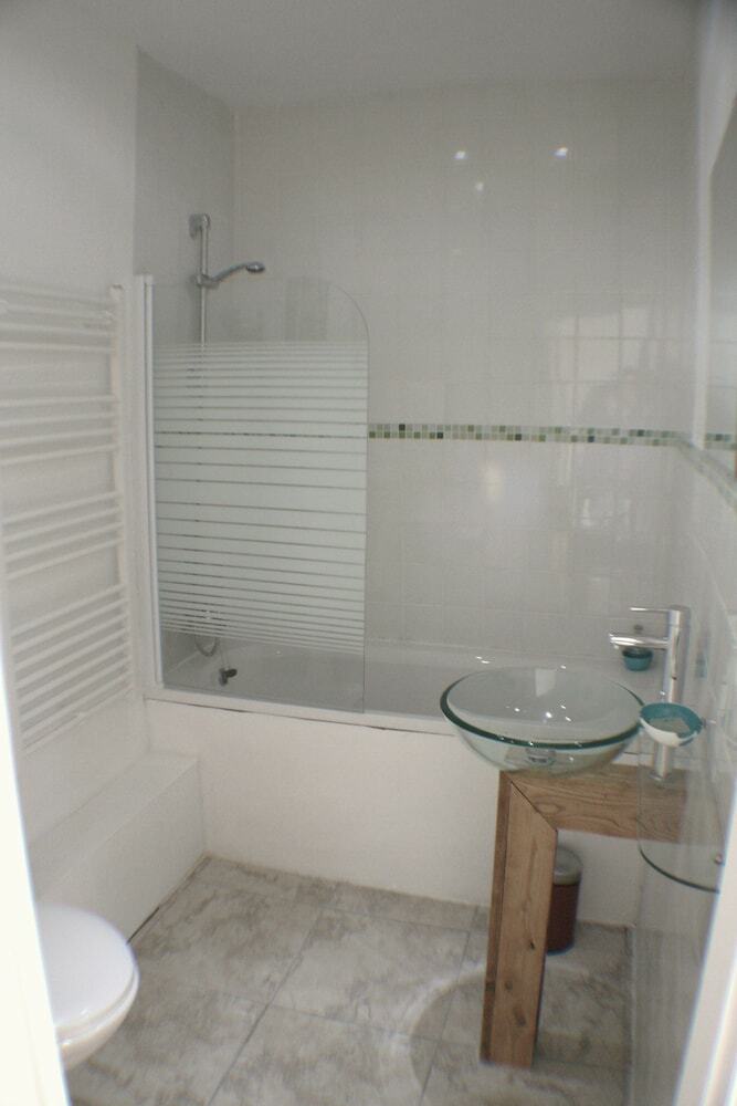 Bed & Breakfast Le Voltaire Chambres Et Table D'hotes