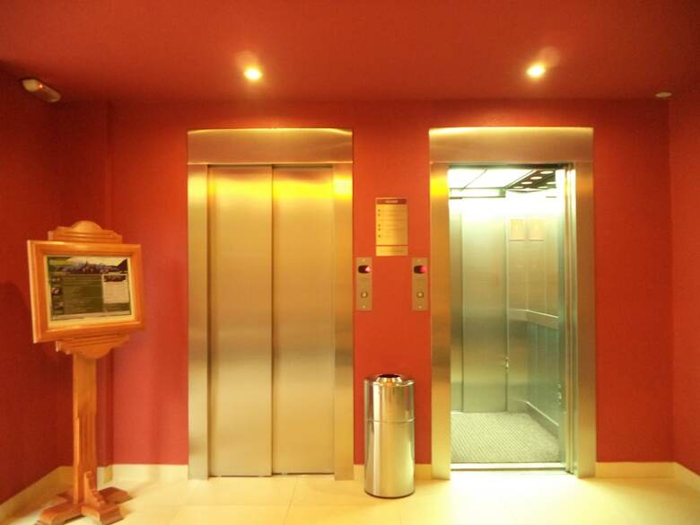 Hotel Mil 810