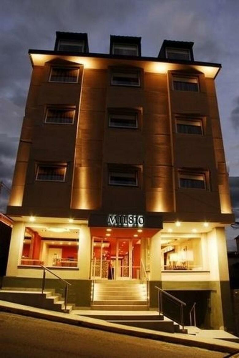 Hotel Mil 810
