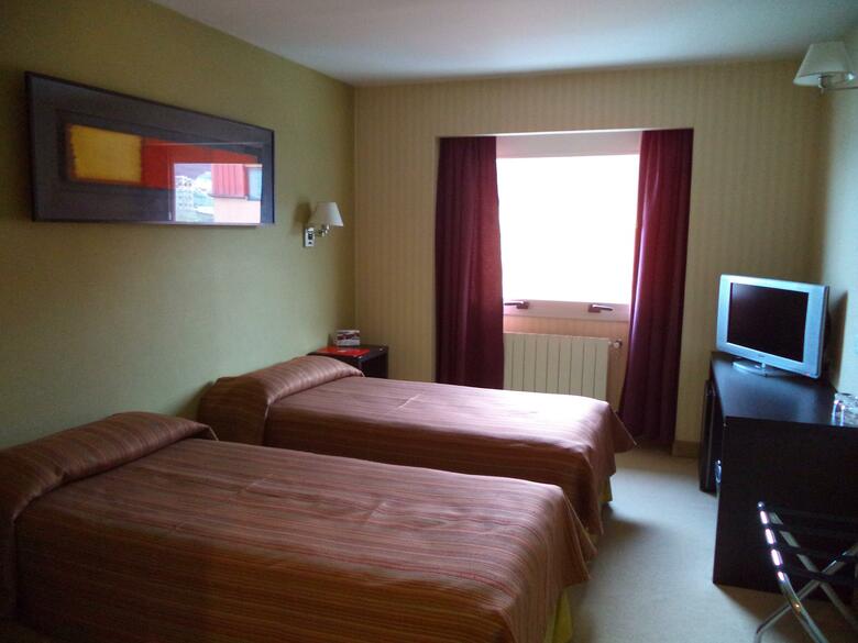 Hotel Mil 810