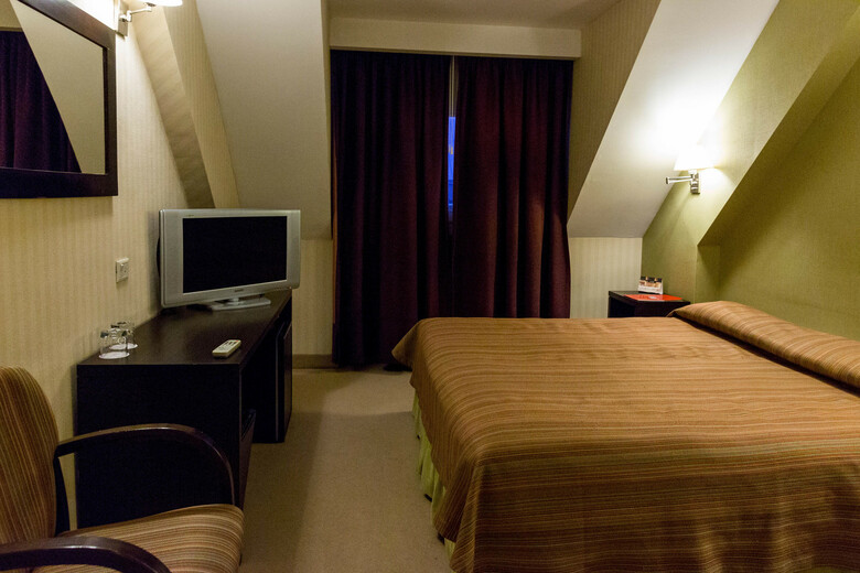 Hotel Mil 810