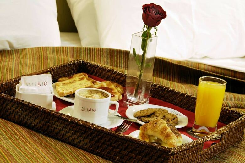 Hotel Mil 810