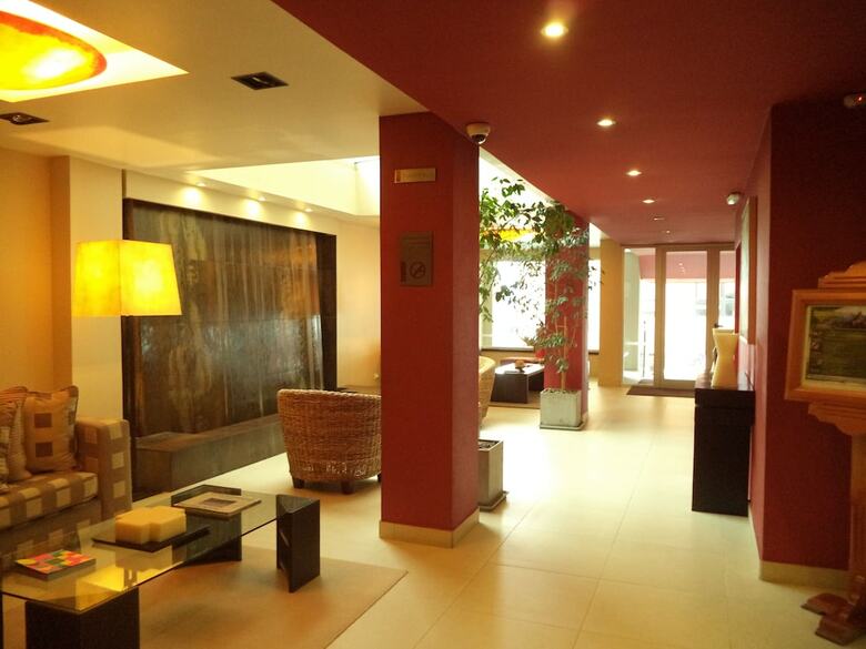 Hotel Mil 810