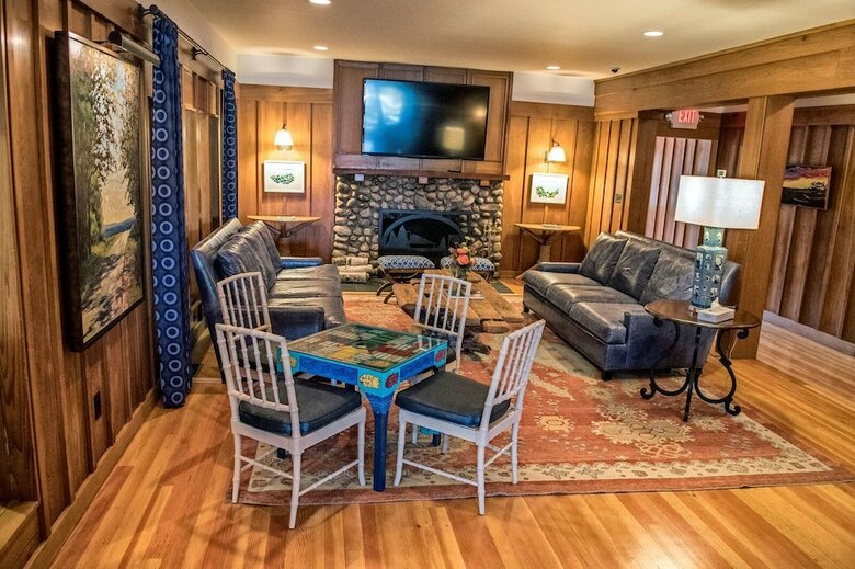 Hotel Leland Lodge