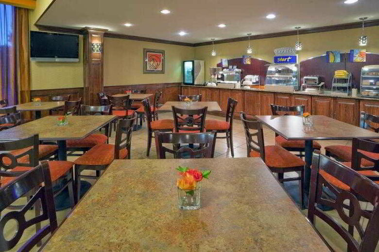 Hotel Holiday Inn Express Washington Dc East-andrews Afb
