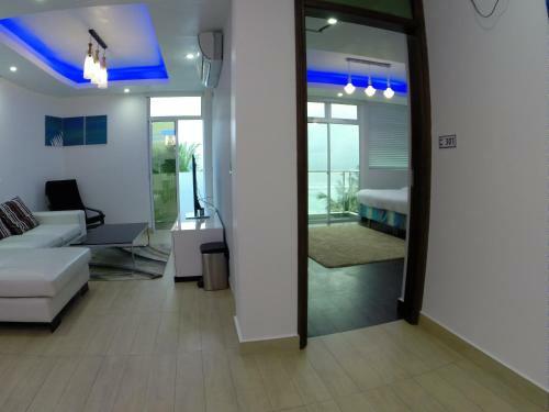 Airport Beach Hotel
