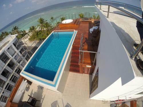 Airport Beach Hotel