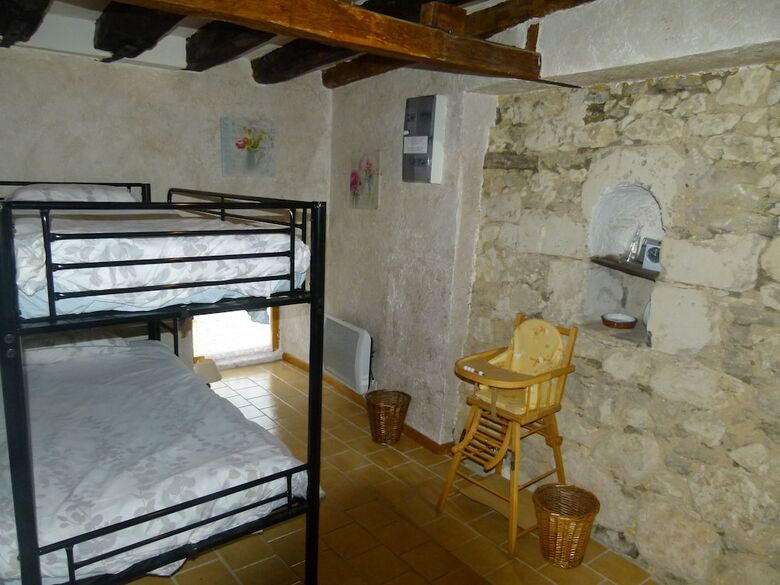 Gite La Source De Marz�e Cottage