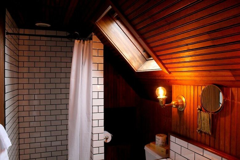 Shelburne Hotel