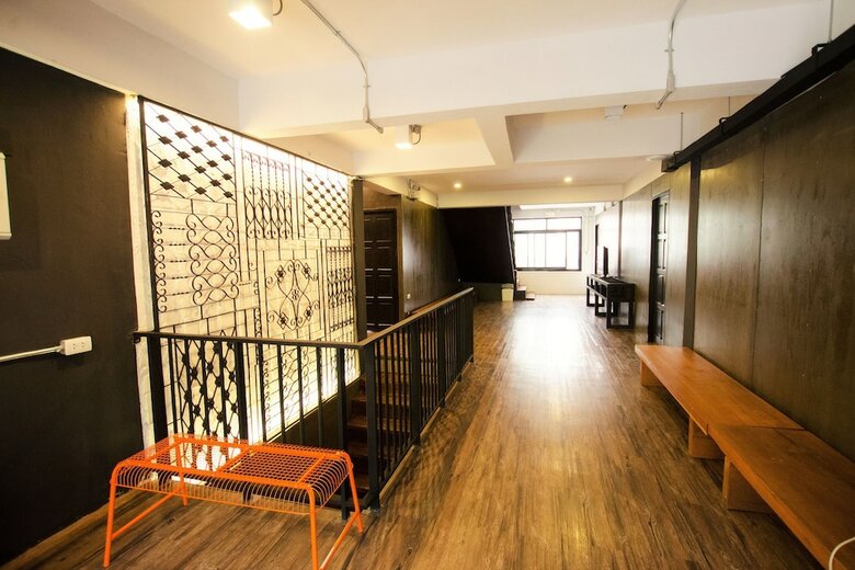 Hostal Strips The Poshtel