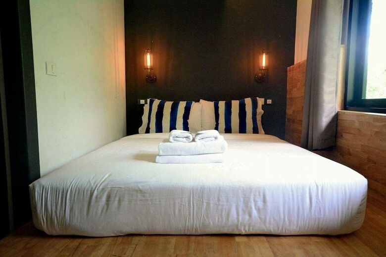 Hostal Strips The Poshtel