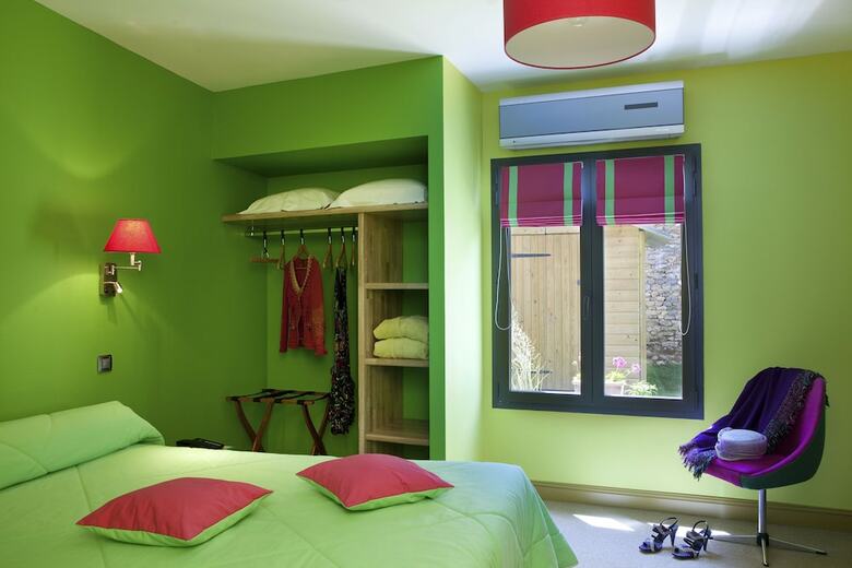 Hotel � En Couleur