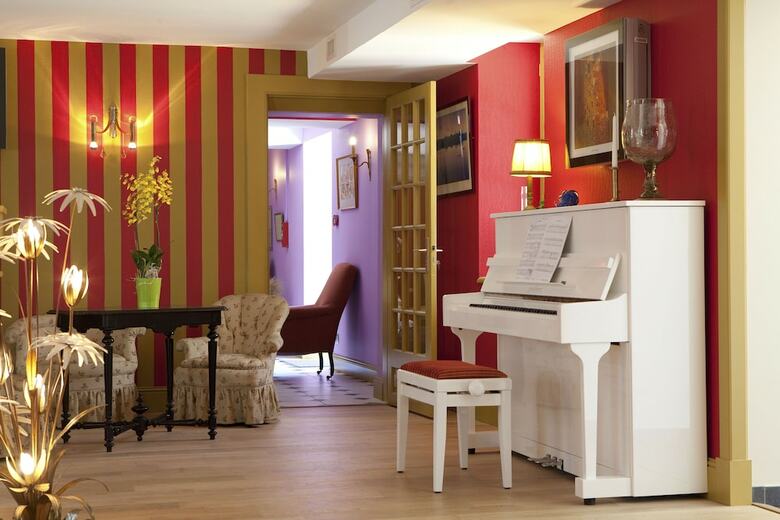 Hotel � En Couleur