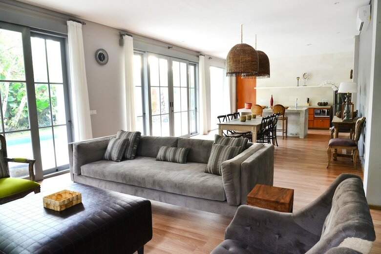 Jabu Beach Villa