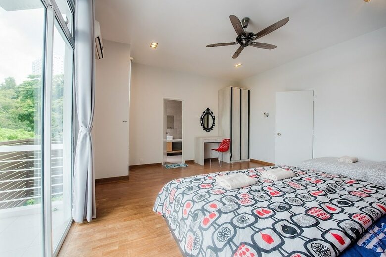 New Corner Shamrock Beach Villas Seaview
