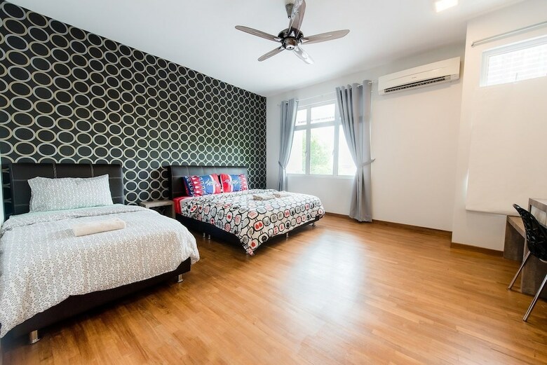 New Corner Shamrock Beach Villas Seaview