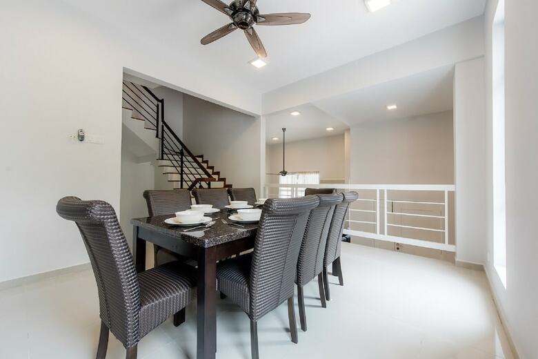 New Corner Shamrock Beach Villas Seaview