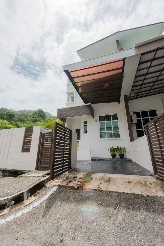 New Corner Shamrock Beach Villas Seaview