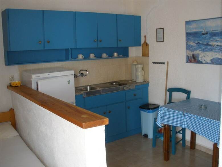 Eleni's Apartments