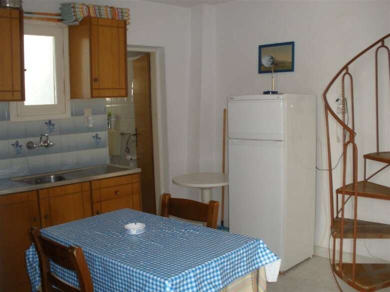 Eleni's Apartments