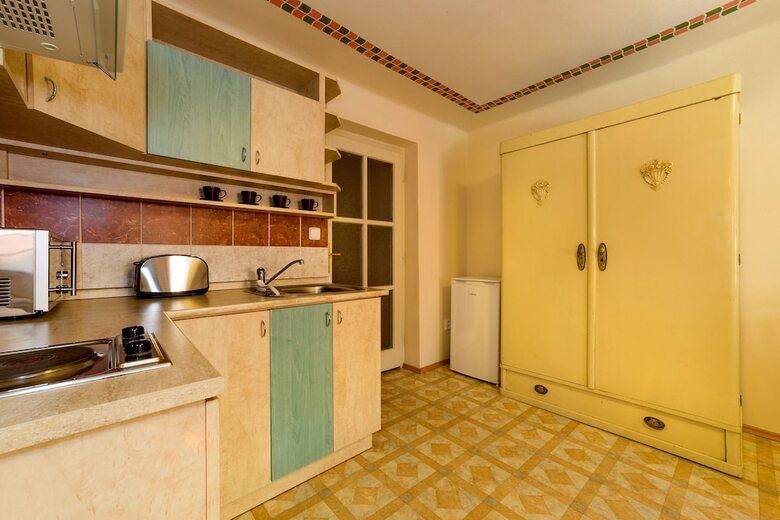 Pension Apartments  Kajovska 63