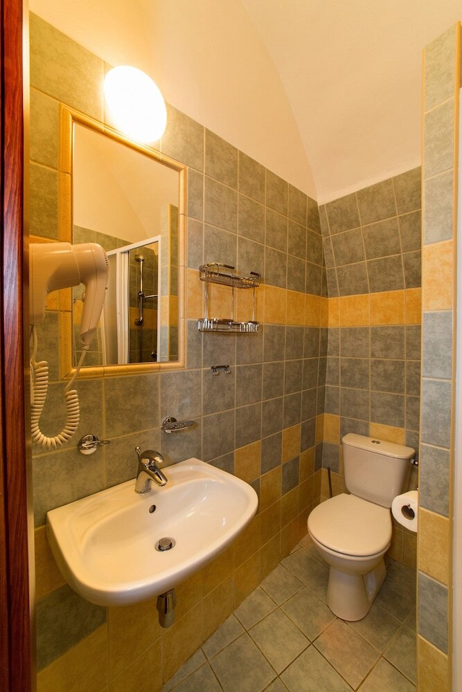 Pension Apartments  Kajovska 63