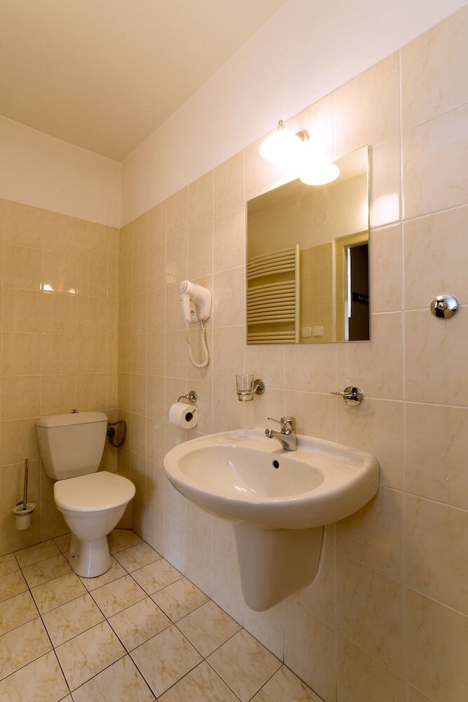 Pension Apartments  Kajovska 63