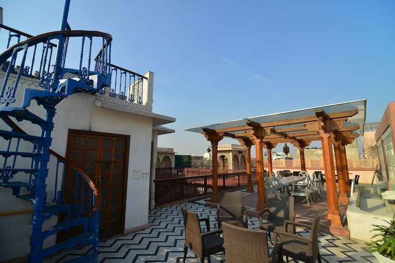 Hotel Welcomheritage Haveli Dharampura