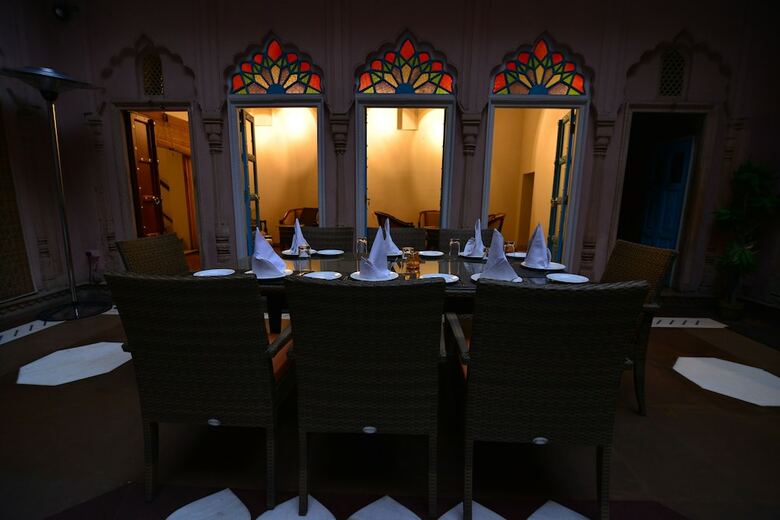 Hotel Welcomheritage Haveli Dharampura