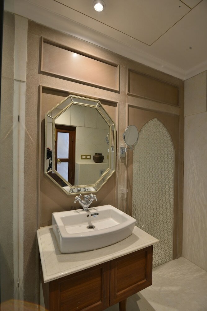 Hotel Welcomheritage Haveli Dharampura