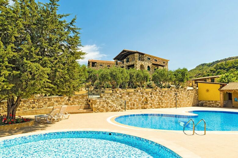 Apartamentos Joanna's Stone Villas