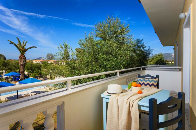 Aparthotel Mirsini Studios & Apartments