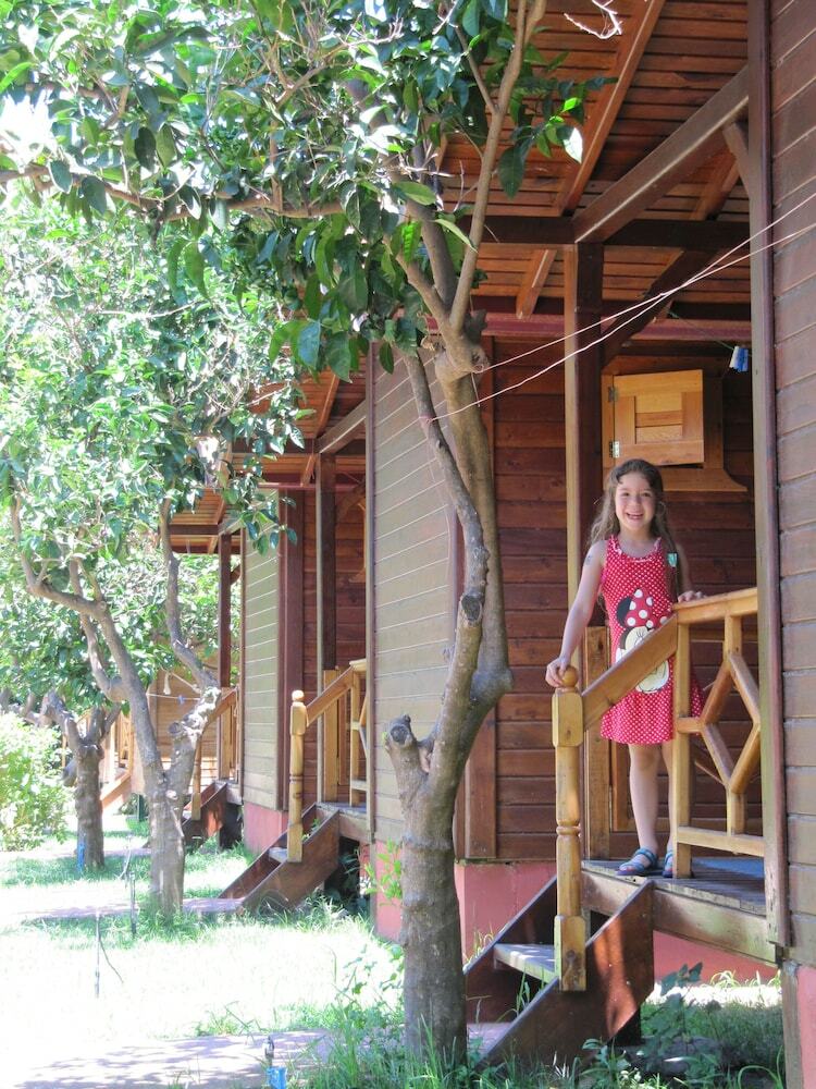 Baris Pension & Bungalows