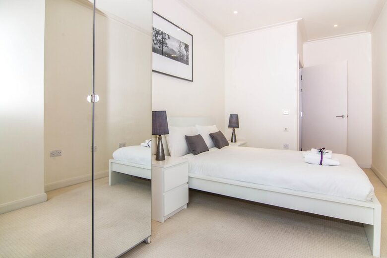 Canary Wharf - Corporate River View Apartments