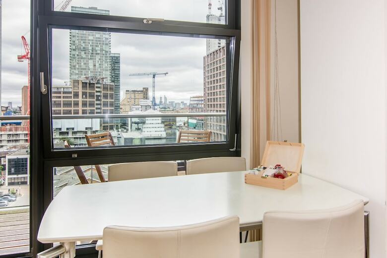 Canary Wharf - Corporate River View Apartments