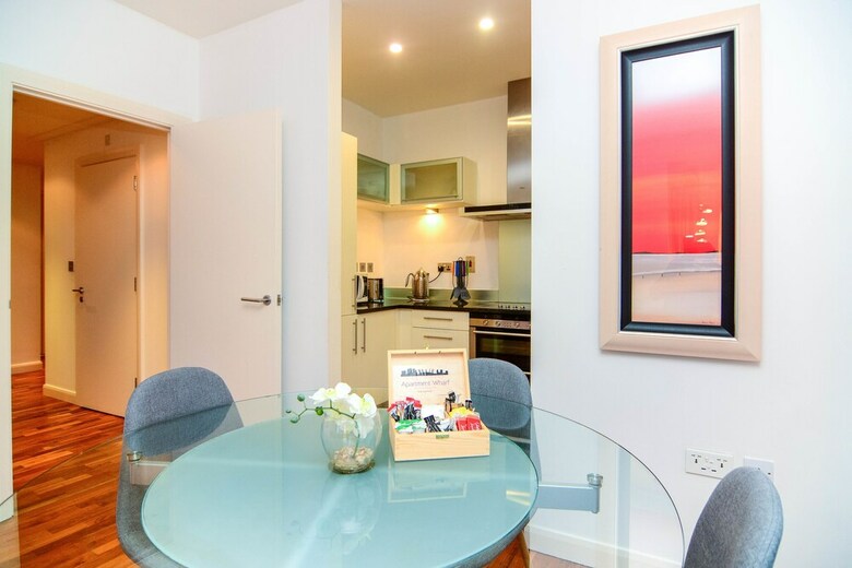 Canary Wharf - Corporate River View Apartments