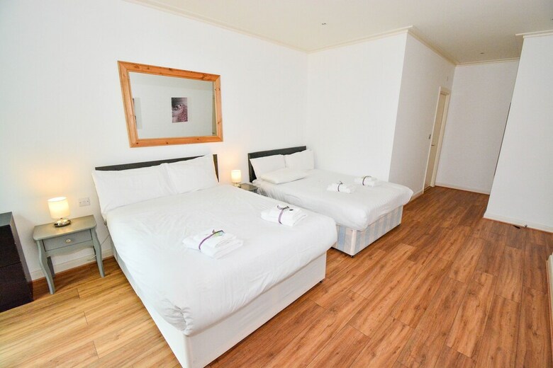 Canary Wharf - Corporate River View Apartments