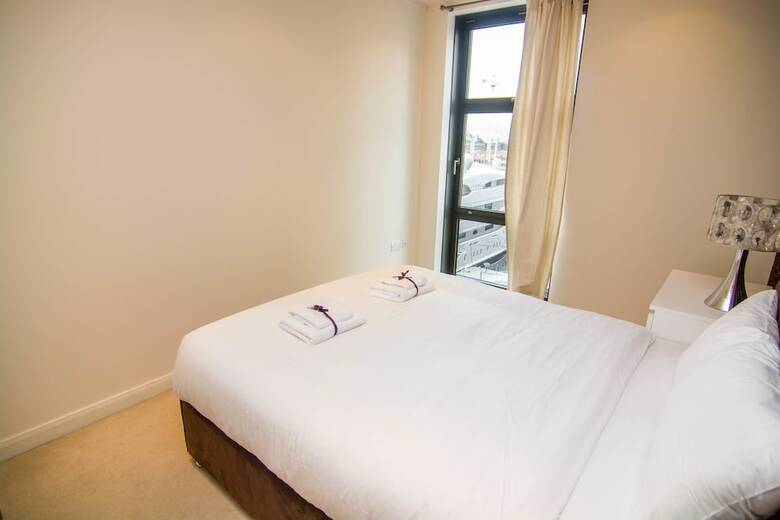 Canary Wharf - Corporate River View Apartments