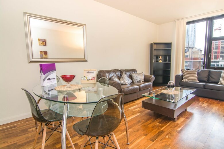 Canary Wharf - Corporate River View Apartments