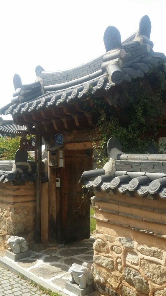 Hotel Edam Hanok