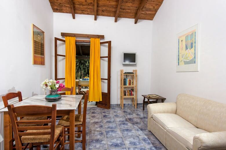 Villa Liuba Houses