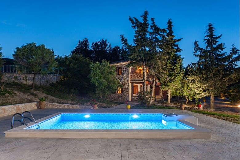 Villa Liuba Houses