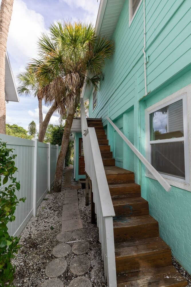 The Village House By Beachside Management