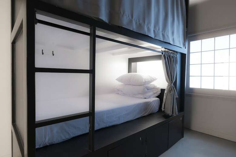 Hotel Canvas Hostel