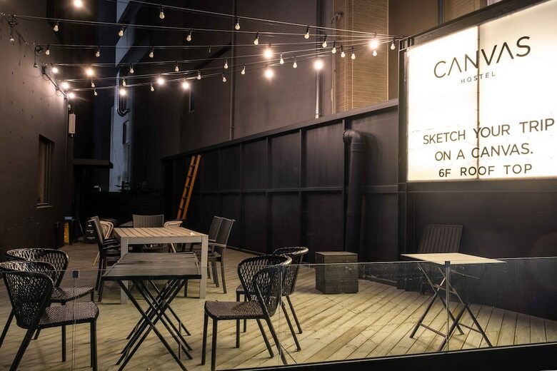 Hotel Canvas Hostel