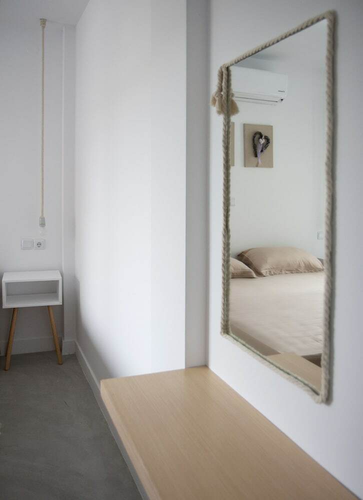 Axos Apartments