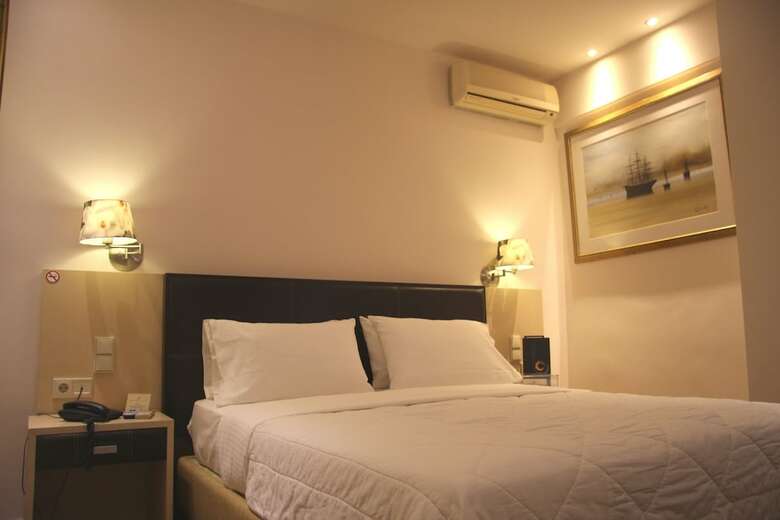 Piraeus City Hotel